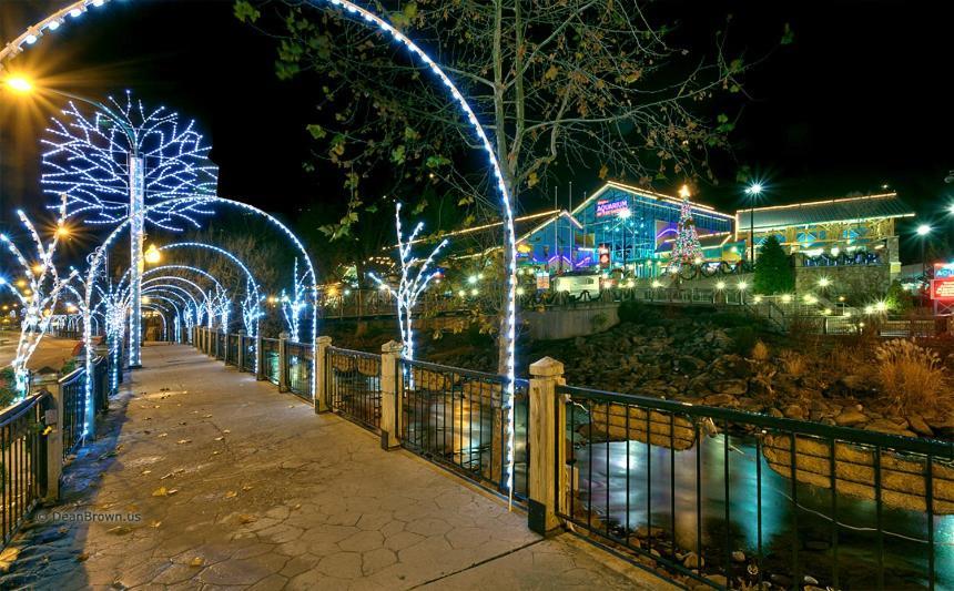 Knotty & Nice Holiday Home Gatlinburg Bagian luar foto